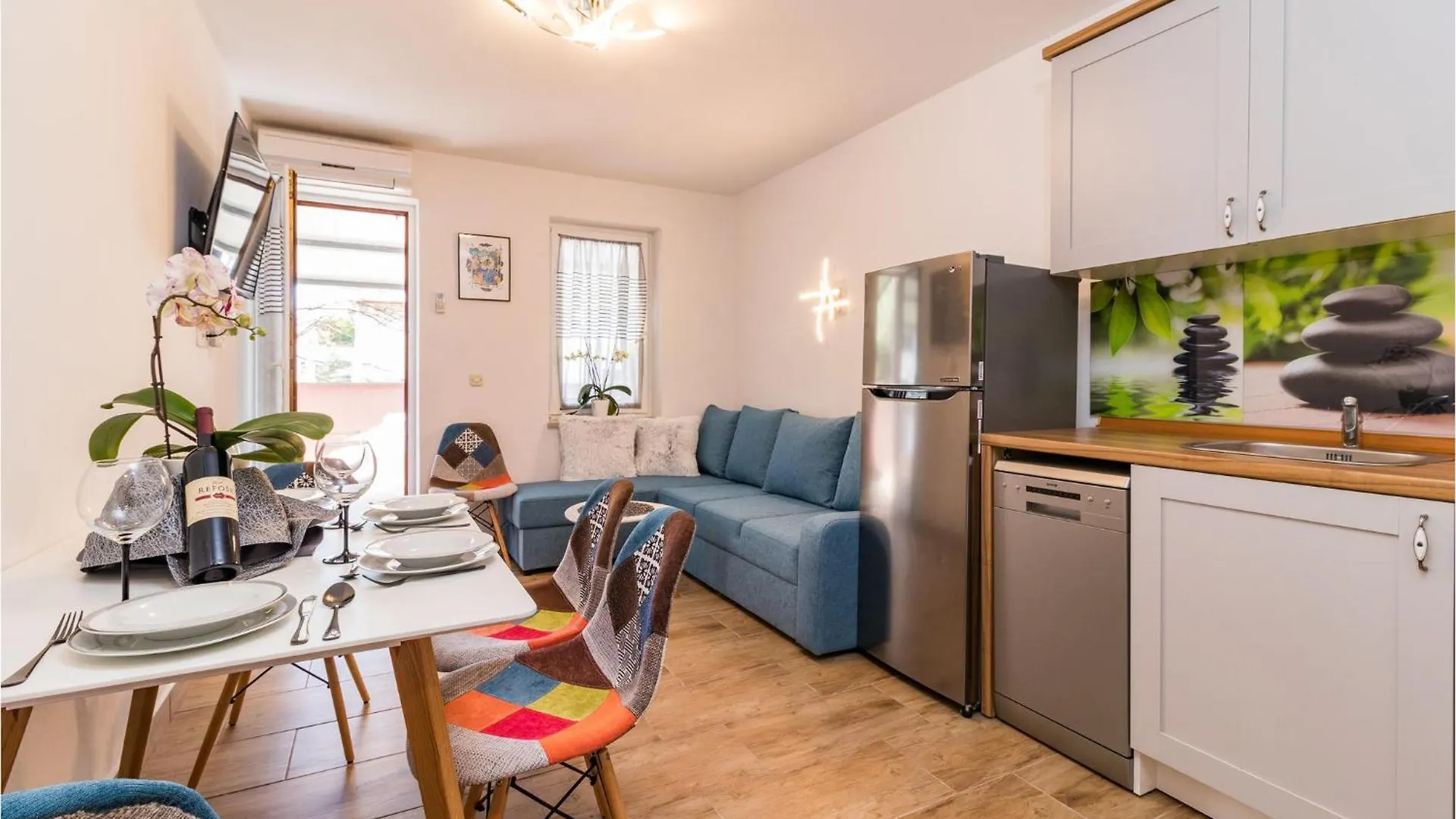 Gorgeous Apartment In Pula With Kitchen