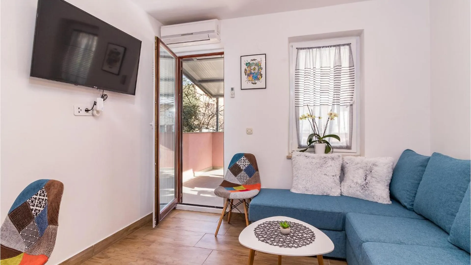Gorgeous Apartment In Pula With Kitchen