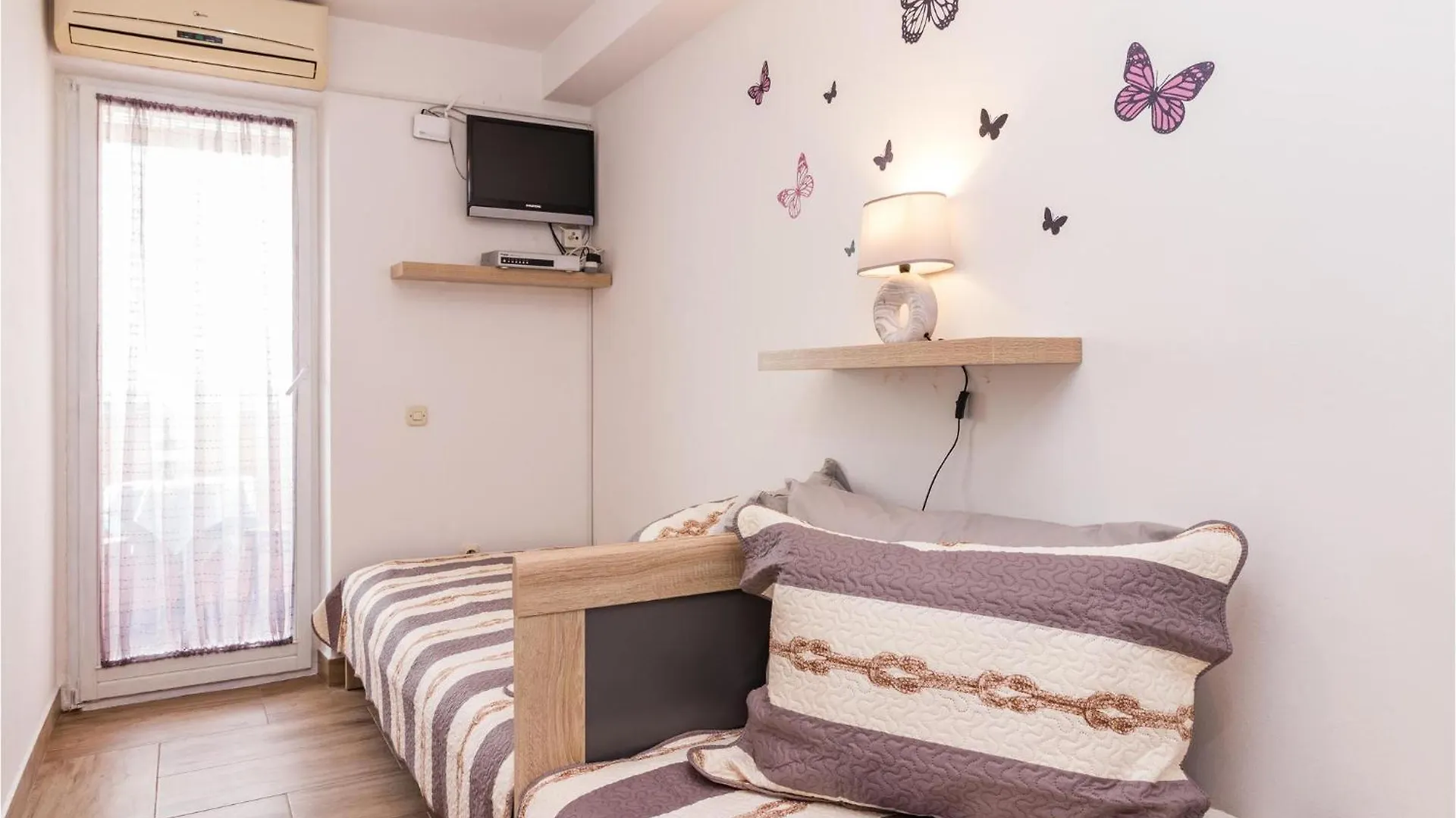 Gorgeous Apartment In Pula With Kitchen Croatia